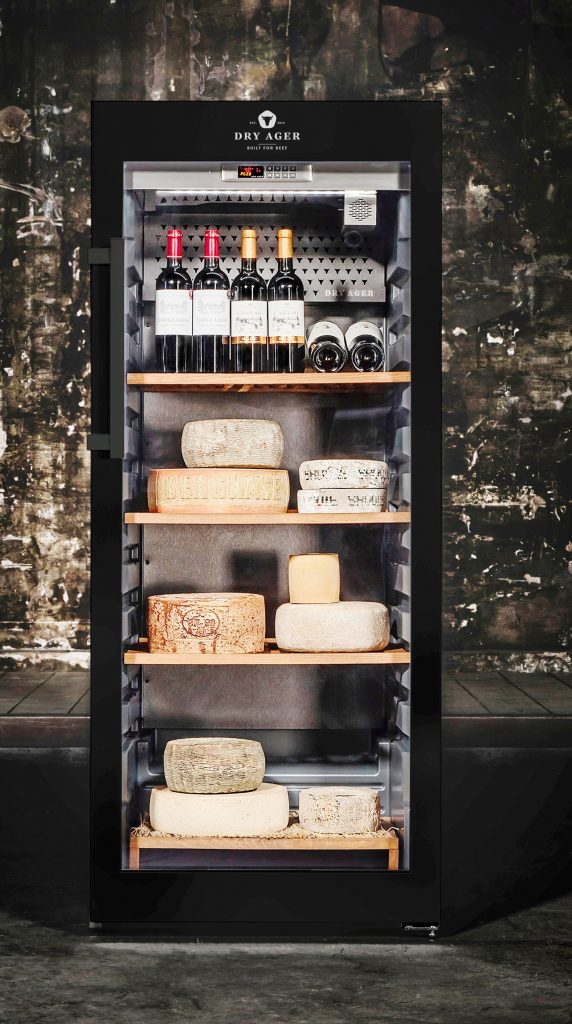 DryAger_DX1000_Premium_S_Black_Cheese_and_Wine